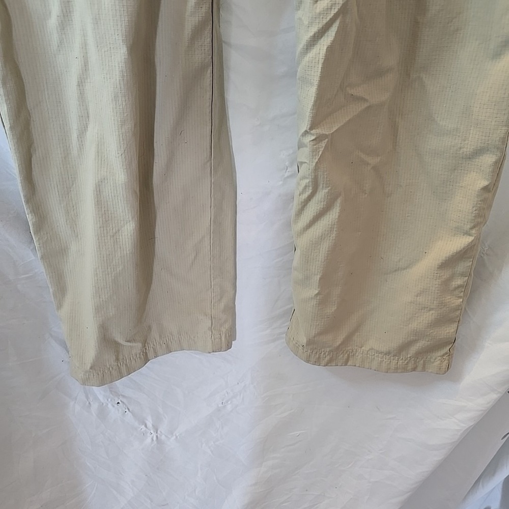 Under Armour Nylon Cargo Pants Men's Size 38 x 32 Khaki Outdoor Hiking Fishing - Picture 5 of 15
